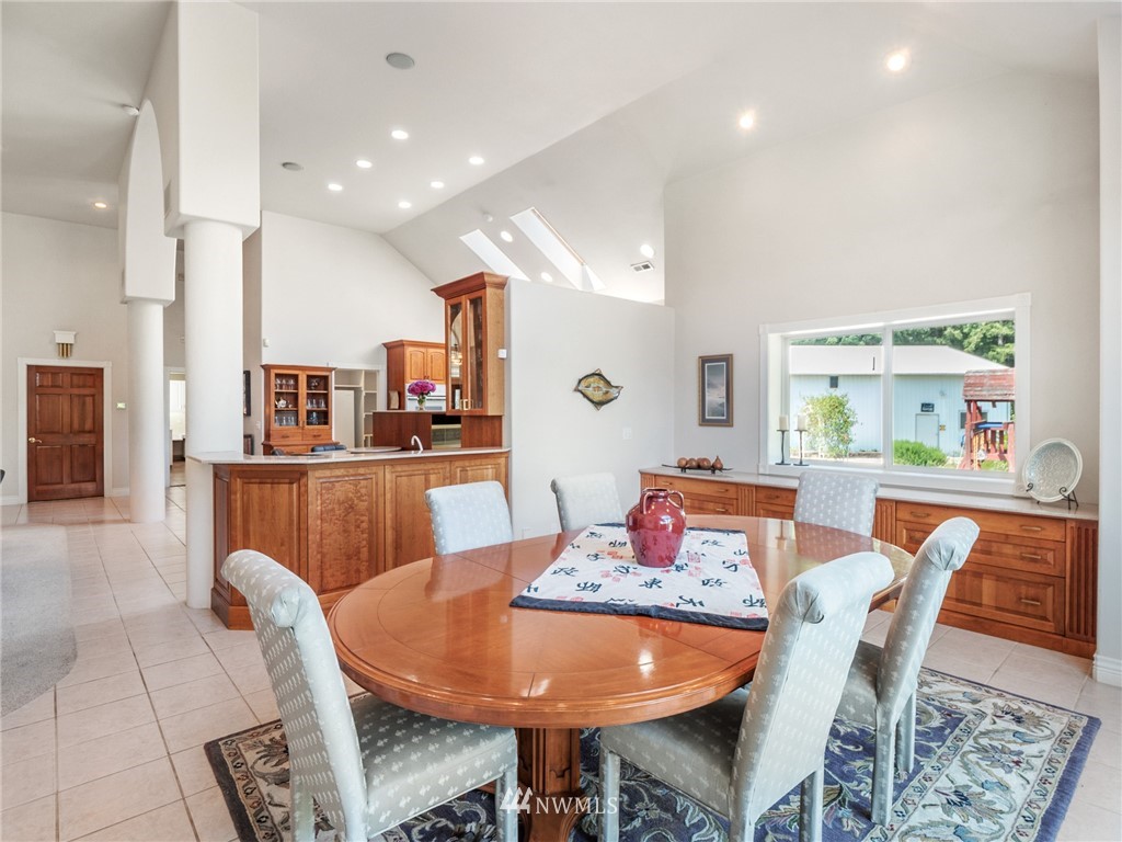 2599 Seminary Hill Road Centralia, WA 98531 - Photo 10 of 29 a dining room with furniture and a table