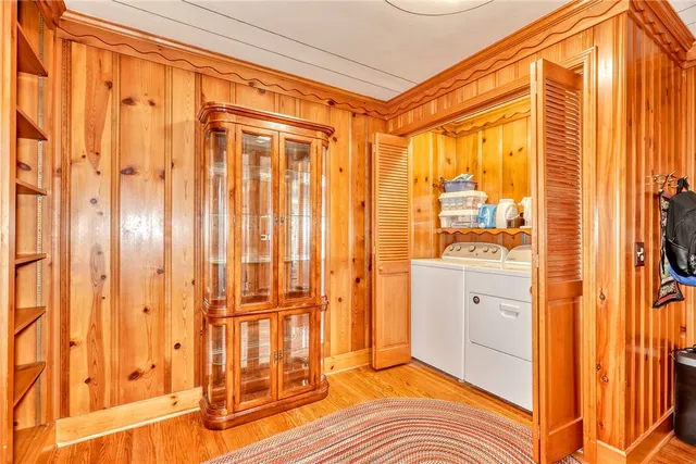 $315,000 | 248 Chestnut Hill Drive, Irondequoit, NY 14617