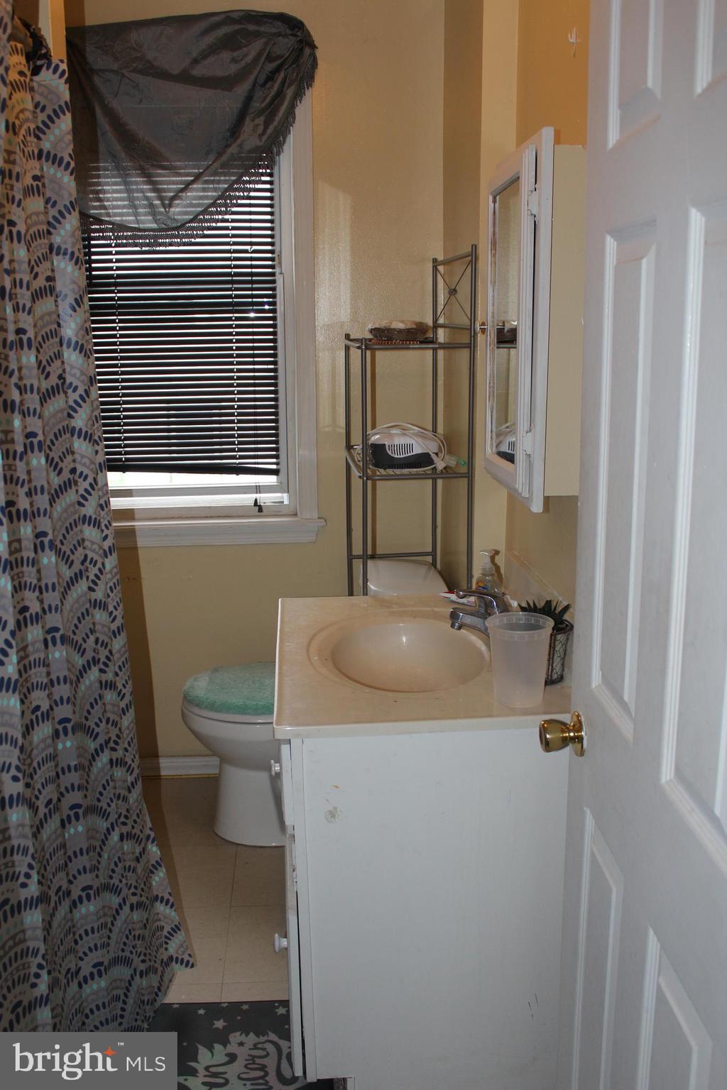 6947 Clinton Road Upper Darby, PA 19082 - Photo 22 of 27