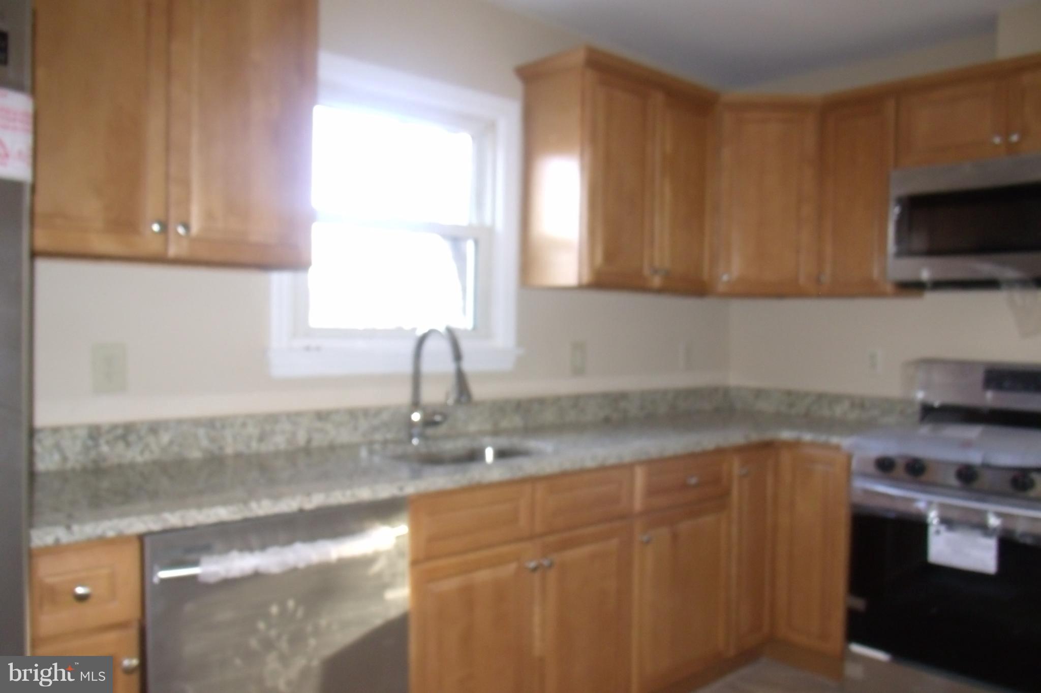 884 Woodlane Road Mount Holly, NJ 08060 - Photo 4 of 27 Gallery Image 4