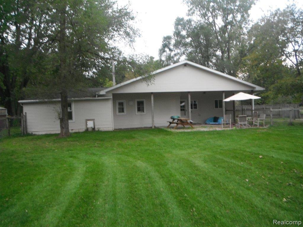 24917 Karr Road Belleville, MI 48111 - Photo 6 of 23 DSCF0306.JPG