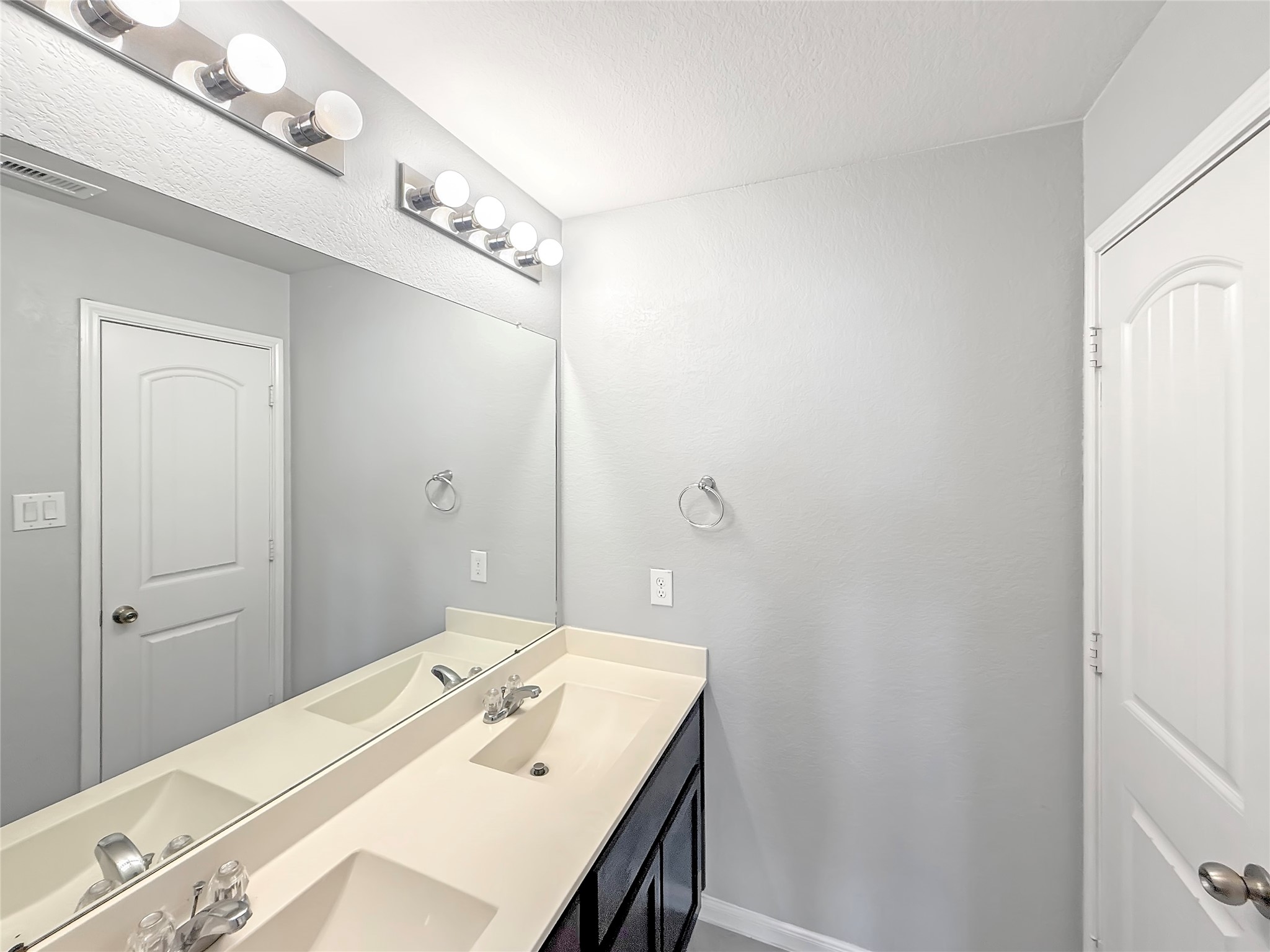 8310 Oakleaf Meadow Court Rosharon, TX 77583 - Photo 21 of 27