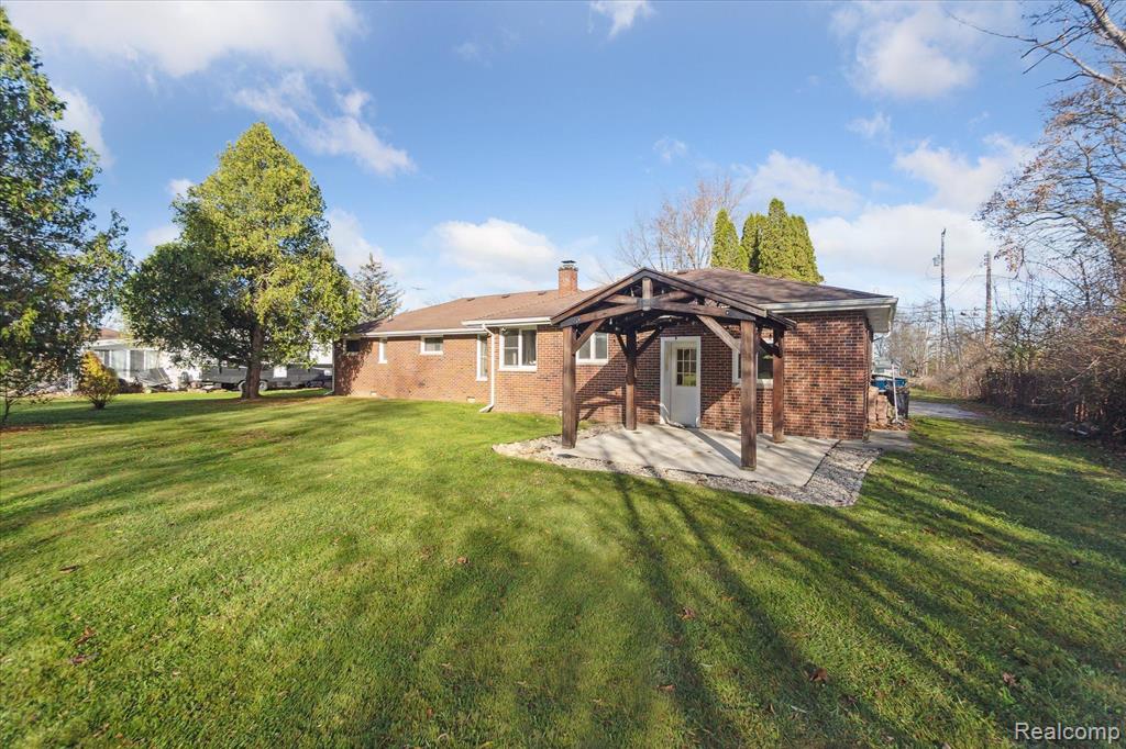 8139 Corunna Road Flint, MI 48532 - Photo 31 of 38