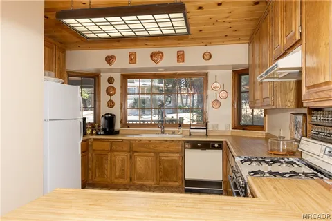 $549,900 | 696 Menlo Drive, Big Bear Lake, CA 92315
