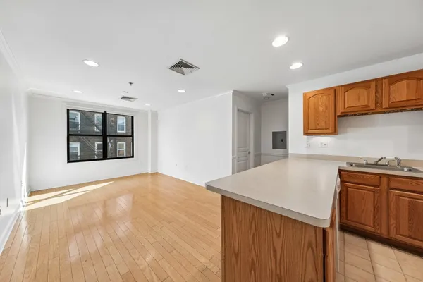$3,300 | 711 Clinton Street, Unit 3D, Hoboken, NJ 07030