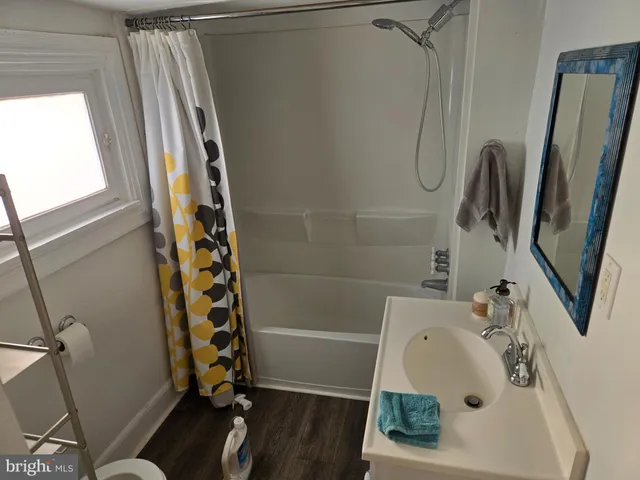 $1,700 | 433 Main Street, Clayton, DE 19938