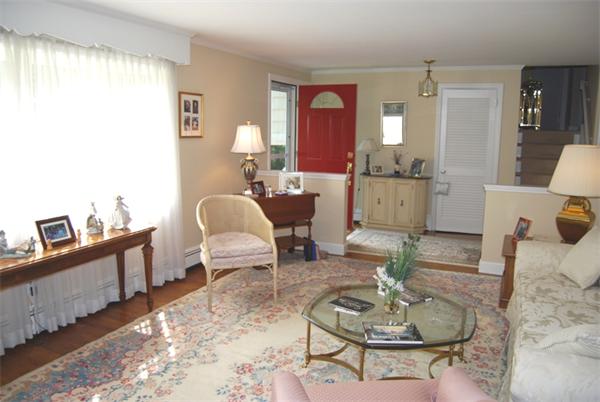 39 Sherburne Road Lexington, MA 02421 - Photo 3 of 20