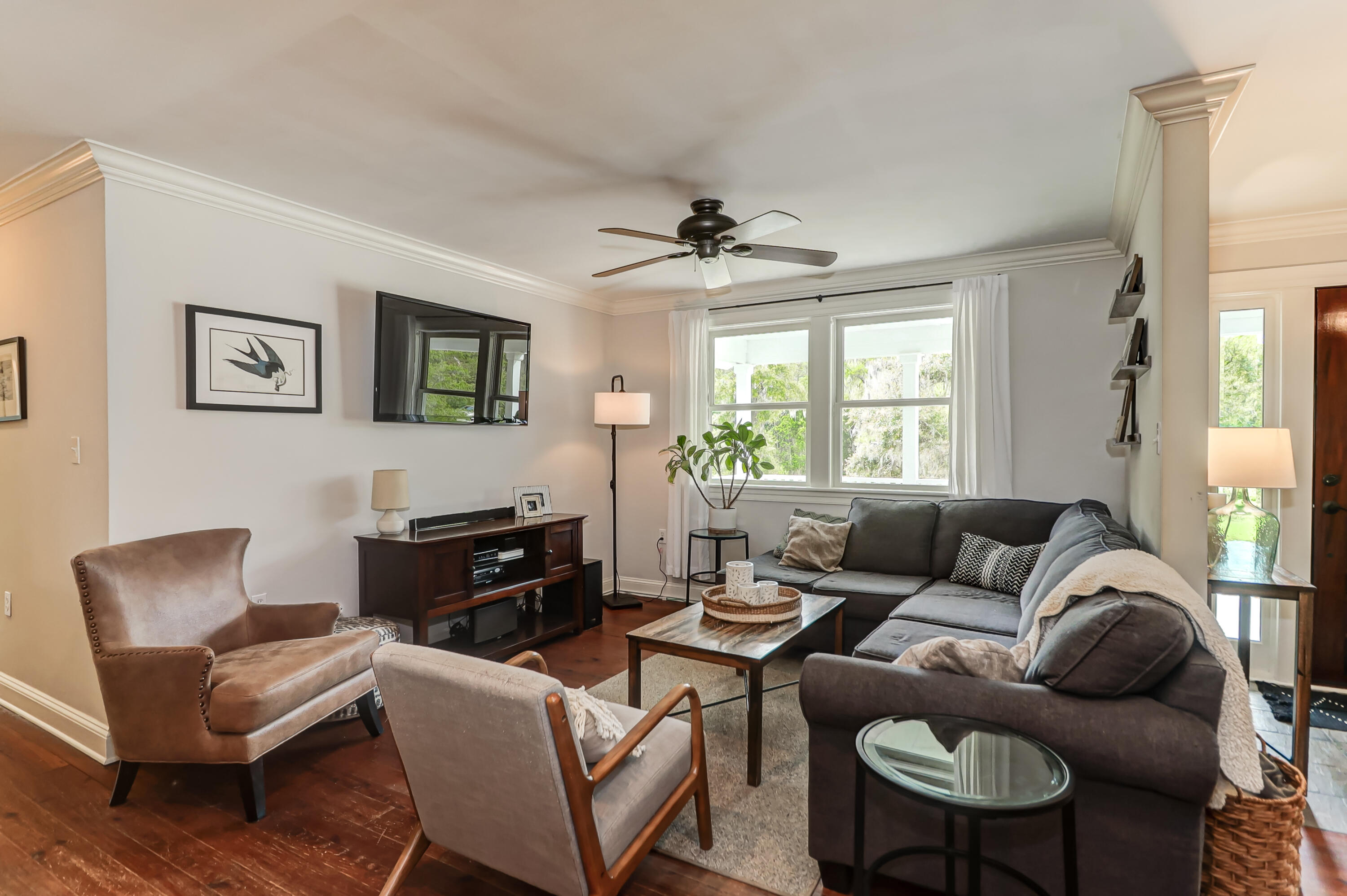6717 Bears Bluff Road Wadmalaw Island, SC 29487 - Photo 12 of 48 Living Room