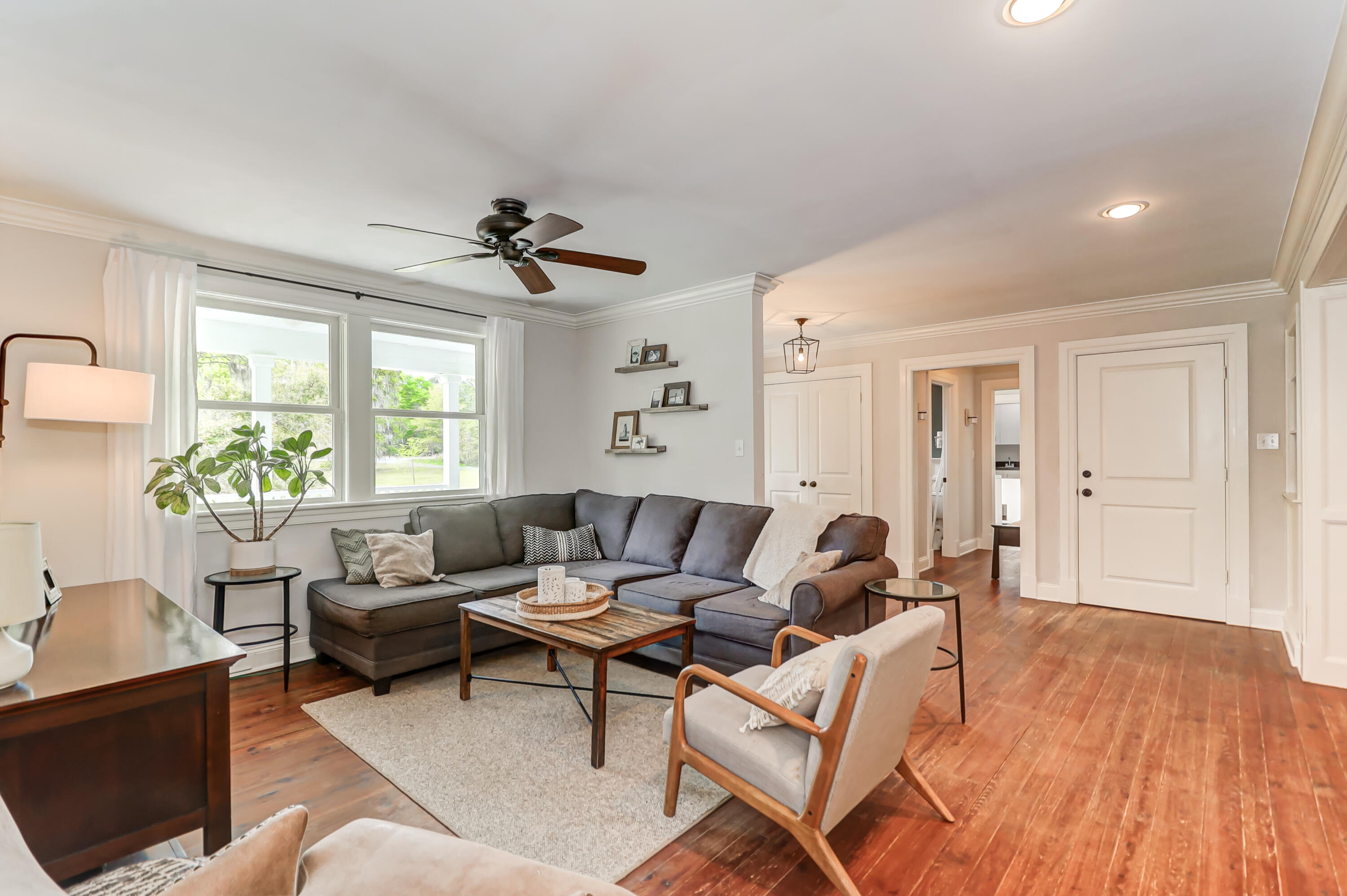 6717 Bears Bluff Road Wadmalaw Island, SC 29487 - Photo 13 of 48 Living Room