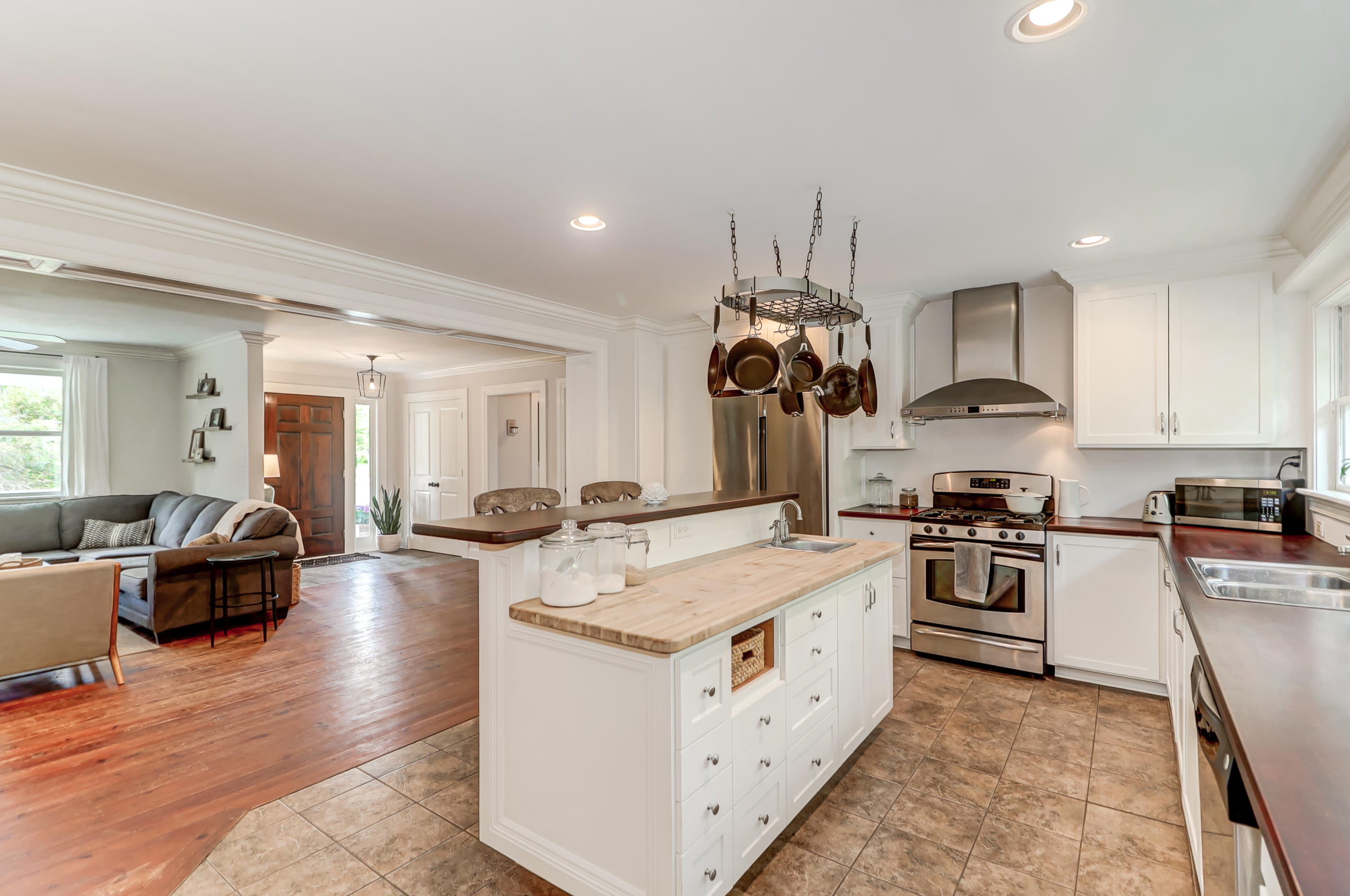 6717 Bears Bluff Road Wadmalaw Island, SC 29487 - Photo 18 of 48 Kitchen
