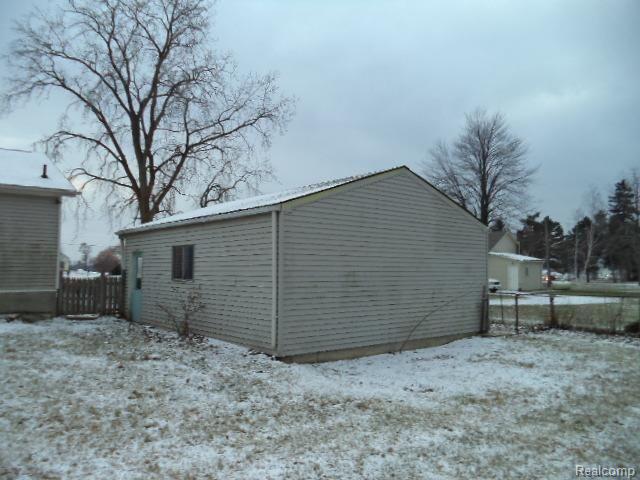 17033 Armada Center Road Armada, MI 48005 - Photo 5 of 18 DSC01607 - Copy.jpg