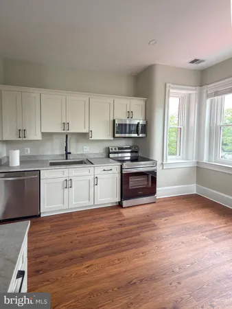 $3,450 | 401 8th Street Northeast, Unit 2, Washington, DC 20002