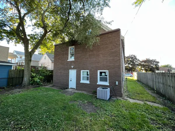 $2,395 | 1509 Myrtle Avenue, Whiting, IN 46394