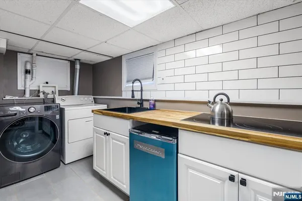 $765,000 | 502 6th Avenue, Lyndhurst, NJ 07071