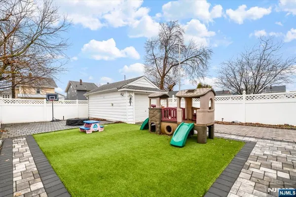 $765,000 | 502 6th Avenue, Lyndhurst, NJ 07071