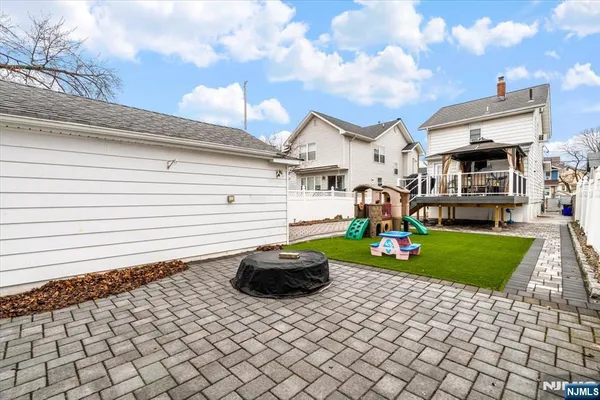 $765,000 | 502 6th Avenue, Lyndhurst, NJ 07071