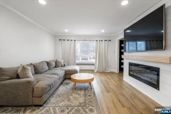 $765,000 | 502 6th Avenue, Lyndhurst, NJ 07071