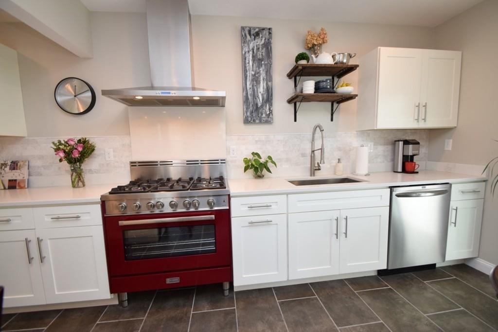 93 Selwyn Road Randolph, MA 02368 - Photo 9 of 40 Gallery Image 9