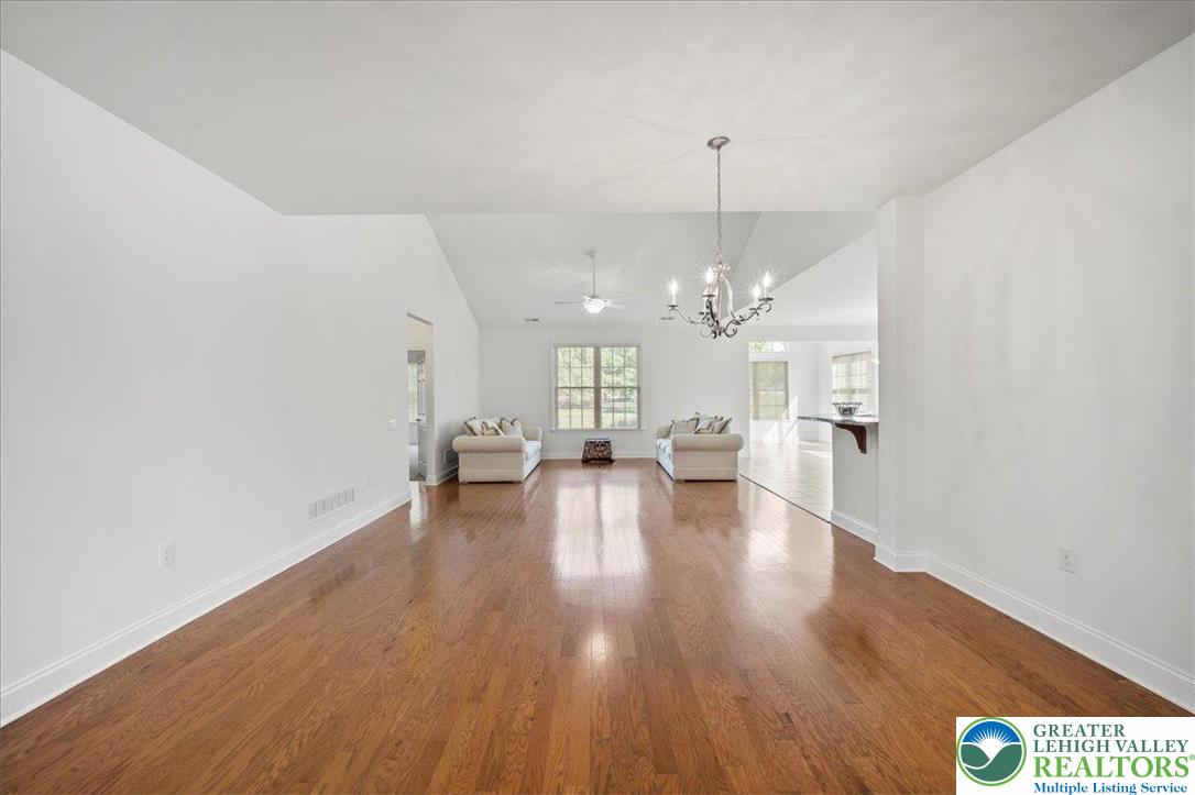 2616 Pioneer Road Bethlehem, PA 18017 - Photo 19 of 58 Formal Dining area