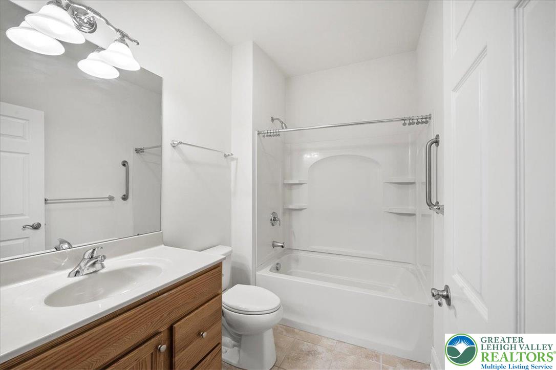 2616 Pioneer Road Bethlehem, PA 18017 - Photo 37 of 58 En Suite Master Bath