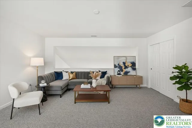 $699,901 | 2616 Pioneer Road, Bethlehem, PA 18017