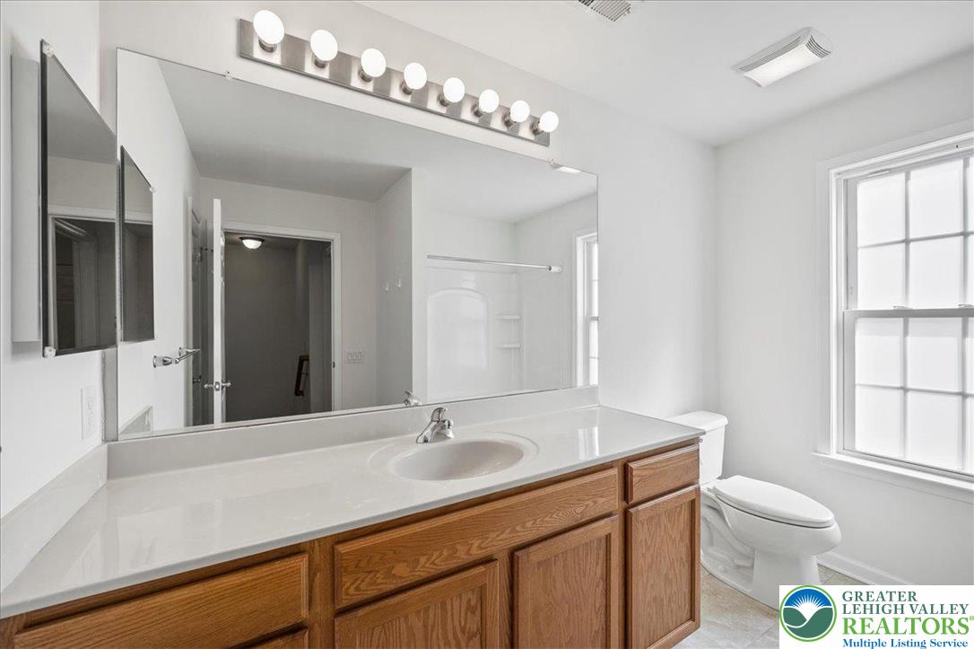 2616 Pioneer Road Bethlehem, PA 18017 - Photo 50 of 58 2nd Floor Full Bath