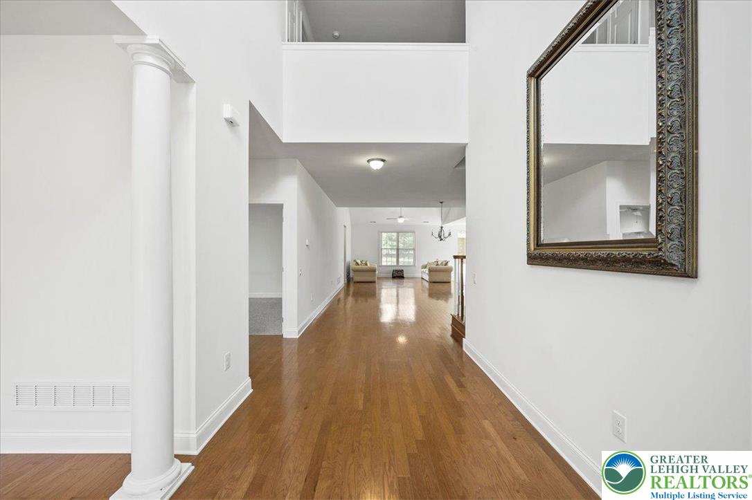 2616 Pioneer Road Bethlehem, PA 18017 - Photo 9 of 58 Foyer