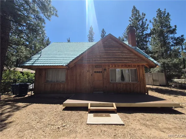 $1,750 | 2052 Mahogany Lane, Big Bear City, CA 92314