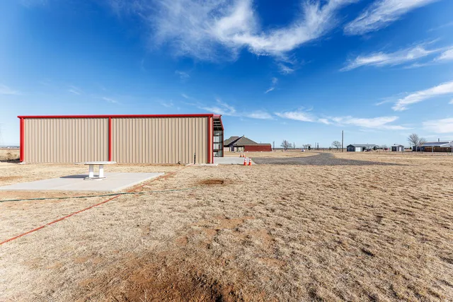 $1,100,000 | 5812 East County Road 6400, Lubbock, TX 79403