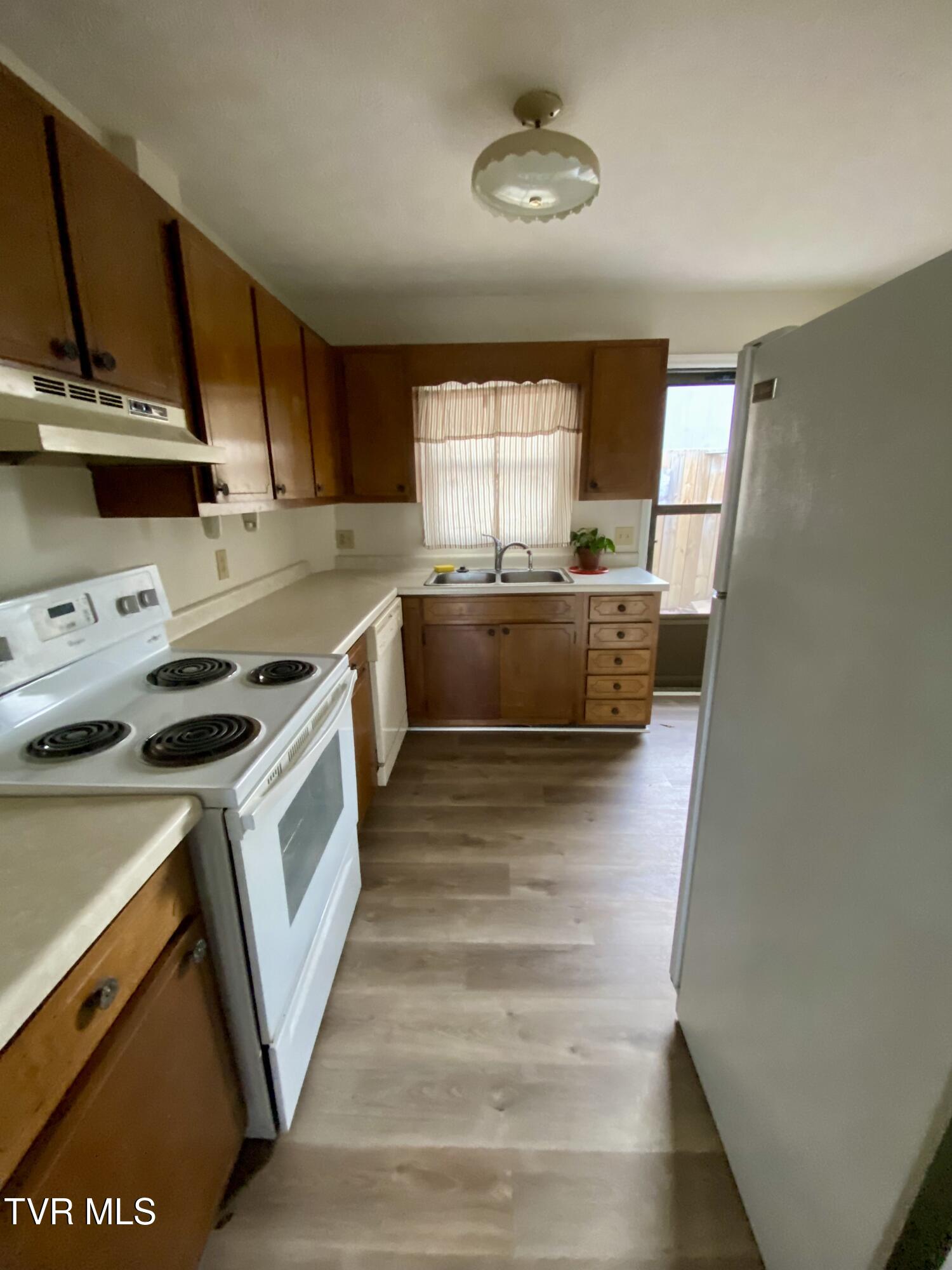 4204 Carroll Creek Road Johnson City, TN 37604 - Photo 8 of 18 IMG_6432