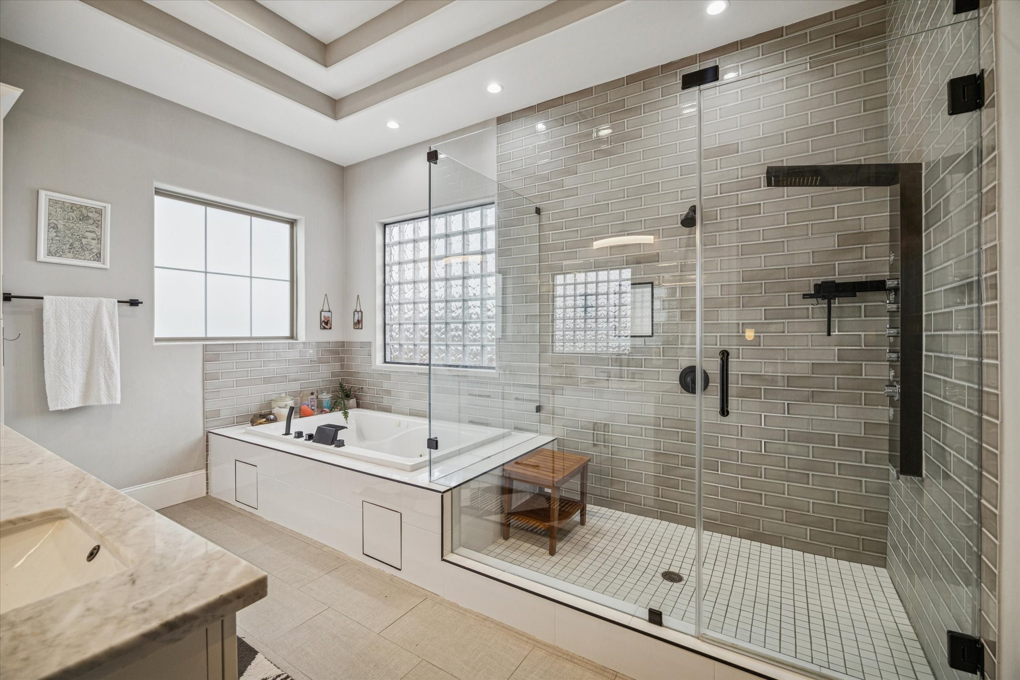 1614 Sampson Street Houston, TX 77003 - Photo 24 of 32 3rd floor primary bath.