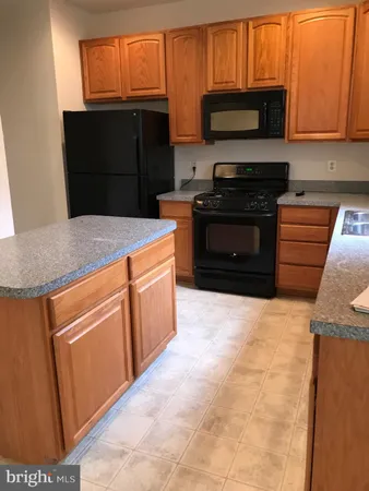 $2,850 | 12039 Kemps Landing Circle, Manassas, VA 20109