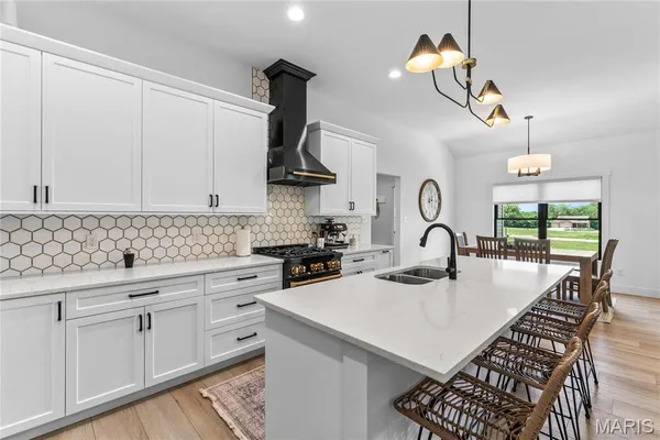 $529,000 | 714 Magnolia Lane, Farmington, MO 63640