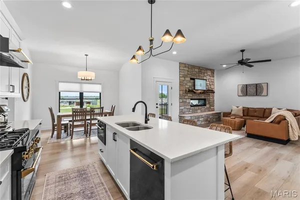 $529,000 | 714 Magnolia Lane, Farmington, MO 63640