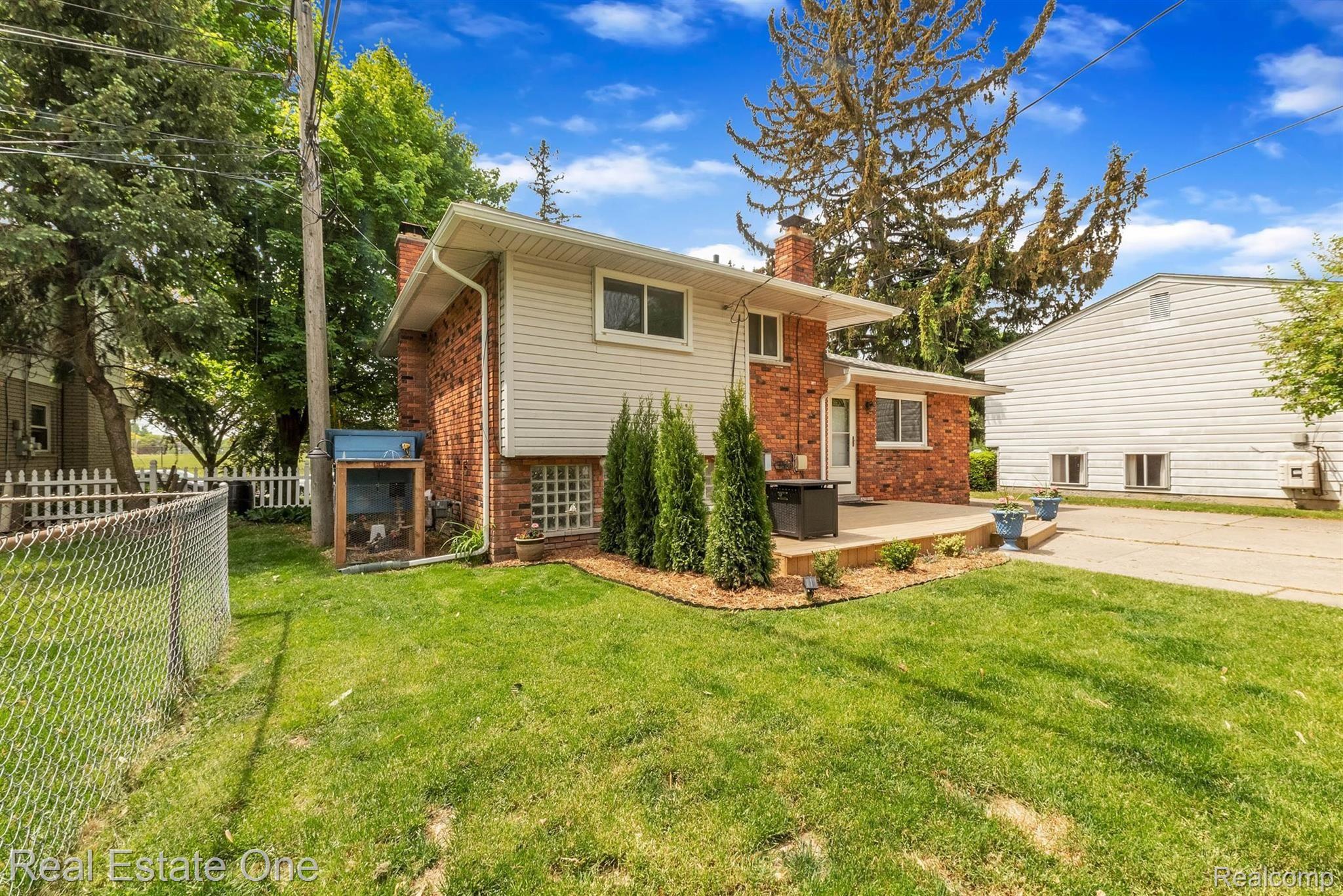 3024 Starr Road Royal Oak, MI 48073 - Photo 36 of 42 37-3024 Starr Rd-WindowStill-Real-Estate-Photography-37.jpg