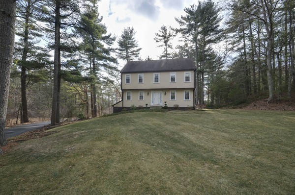 82 Hitty Tom Road Duxbury, MA 02332 - Photo 1 of 26 Gallery Image 1