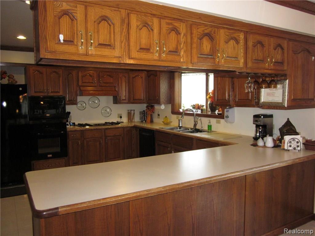1596 Rulane Drive Lapeer, MI 48446 - Photo 23 of 27 IMG_1963.JPG