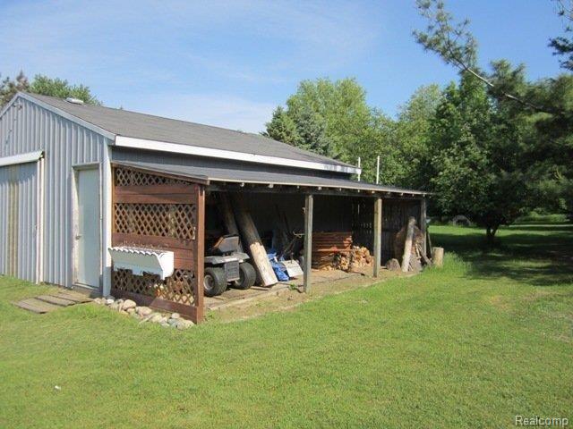 12451 County Line Road Ortonville, MI 48462 - Photo 16 of 17 6.3.11 007