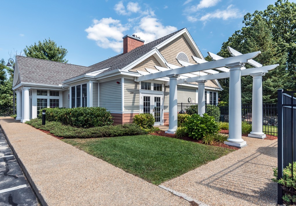 190 Chickering Road, Unit 308D North Andover, MA 01845 - Photo 16 of 19 Gallery Image 16