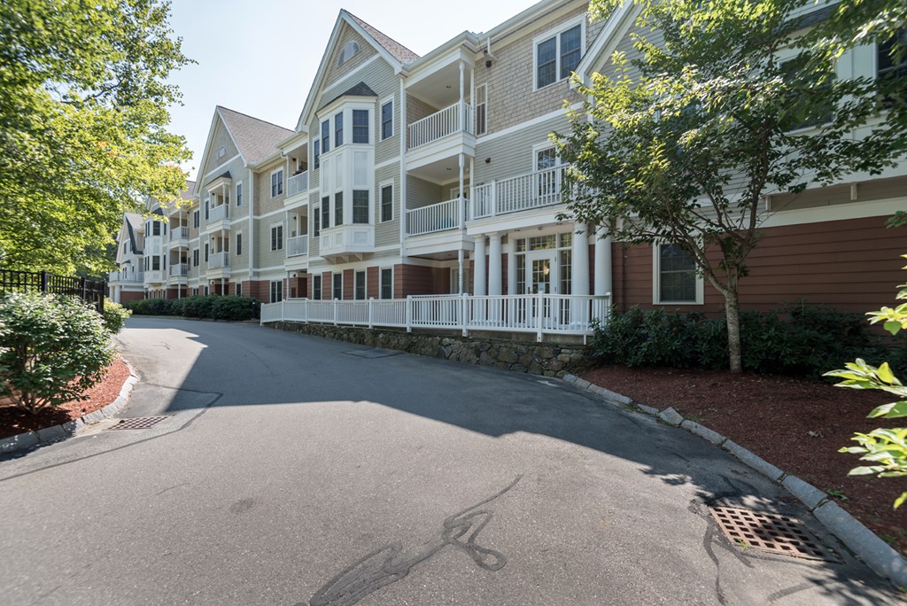190 Chickering Road, Unit 308D North Andover, MA 01845 - Photo 2 of 19 Gallery Image 2