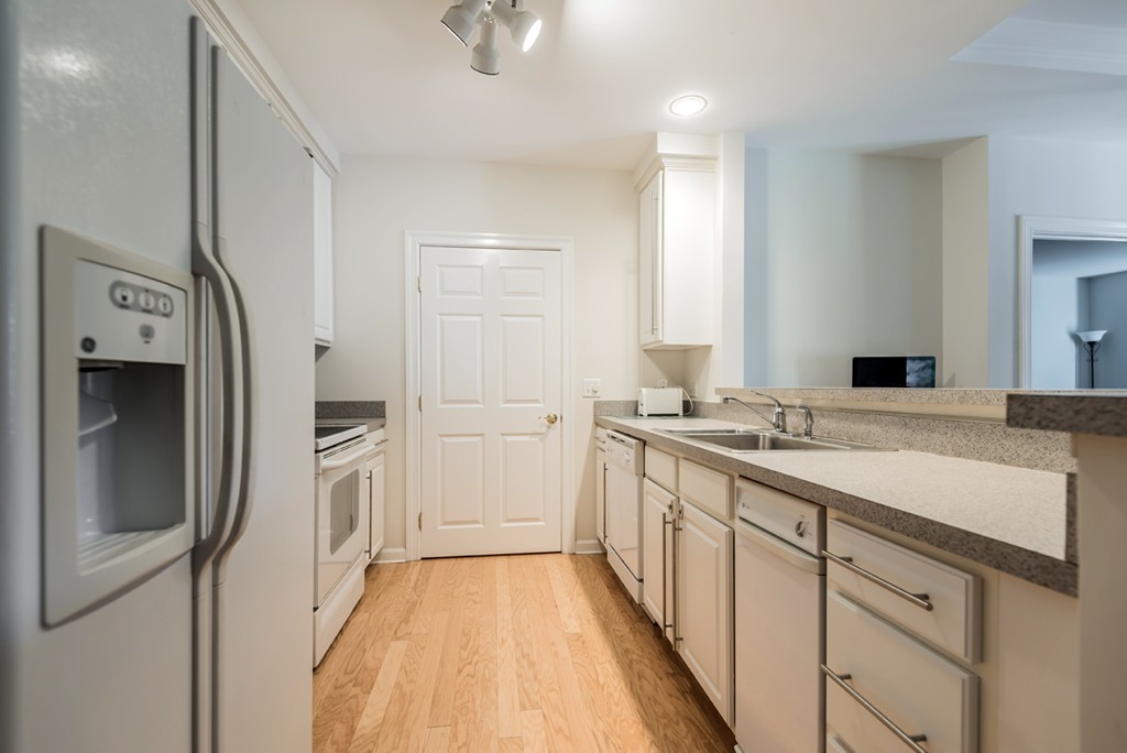190 Chickering Road, Unit 308D North Andover, MA 01845 - Photo 4 of 19 Gallery Image 4