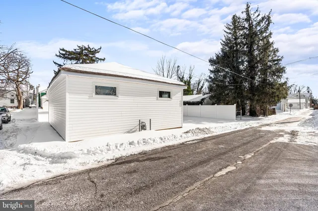 $267,900 | 148 North Carlisle Street, Greencastle, PA 17225