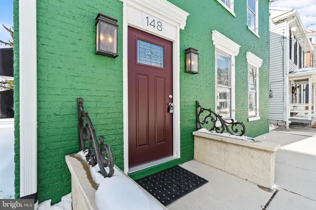 $267,900 | 148 North Carlisle Street, Greencastle, PA 17225