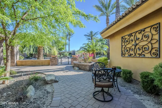 $7,995,000 | 5030 East Mockingbird Lane, Paradise Valley, AZ 85253