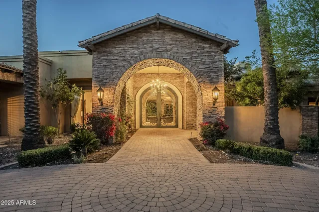 $7,995,000 | 5030 East Mockingbird Lane, Paradise Valley, AZ 85253