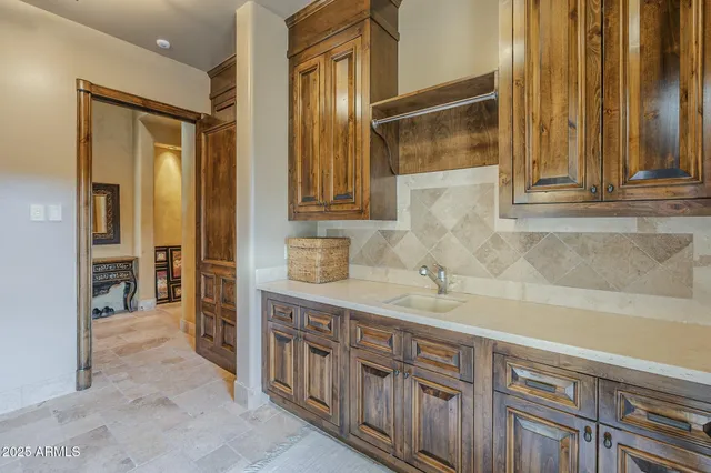 $7,995,000 | 5030 East Mockingbird Lane, Paradise Valley, AZ 85253