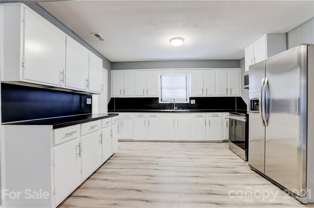 715 Mauney Road Stanley, NC 28164 - Photo 10 of 34 Gallery Image 10