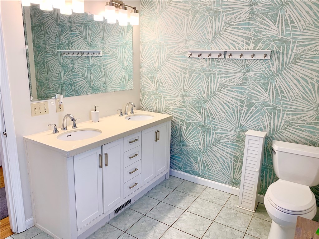 34 Maxson Hill Road Hopkinton, RI 02804 - Photo 20 of 44 ~Full Bath