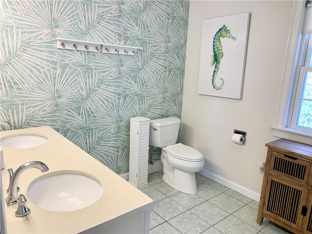 34 Maxson Hill Road Hopkinton, RI 02804 - Photo 21 of 44 ~Double Vanity