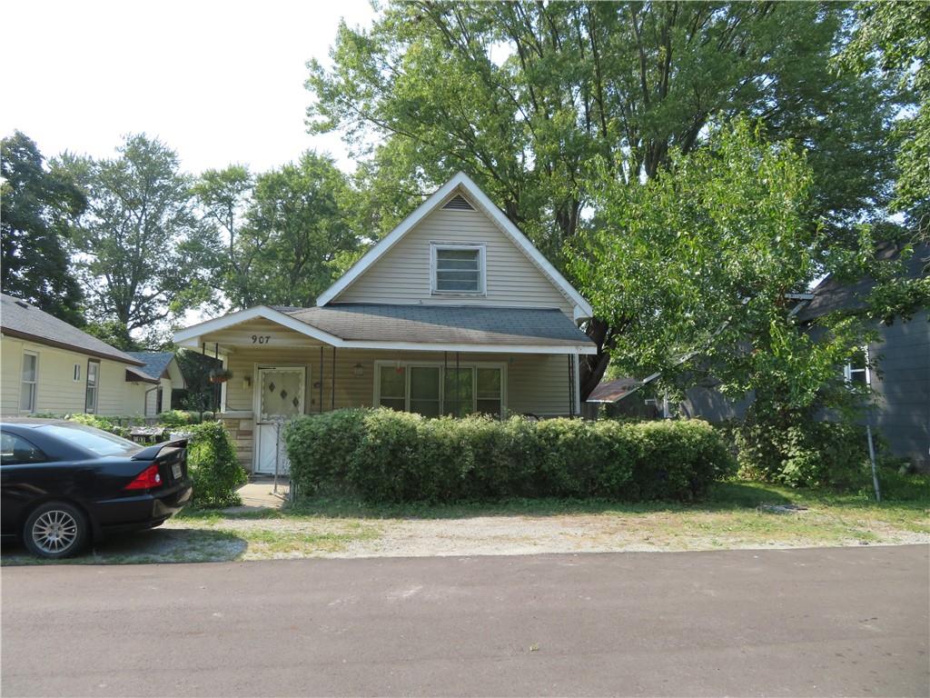 907 Silver Street Anderson, IN 46012 - Photo 2 of 25